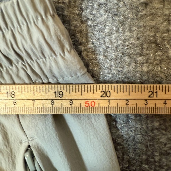 New Balance Shorts Mens XL Gray 5" Inseam Standard Fit Athletic Stretch NEW - Picture 4 of 11